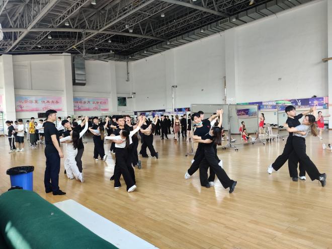 雨燕360体育APP下载